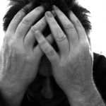 騙す方騙す方。しかし、素直に信じるものだけがバカを見る世界。